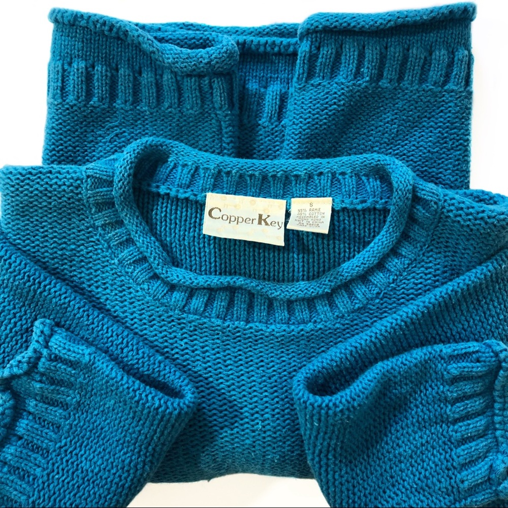🌵50% off Vintage Semi-Cropped Turquoise Sweater